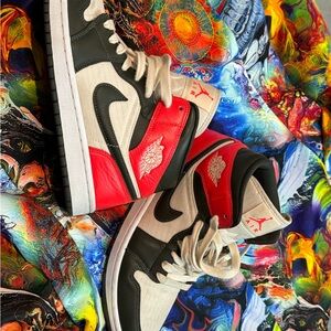 Nike Jordan 1 mid Newsprint size woman’s 10.  Men’s 8.5